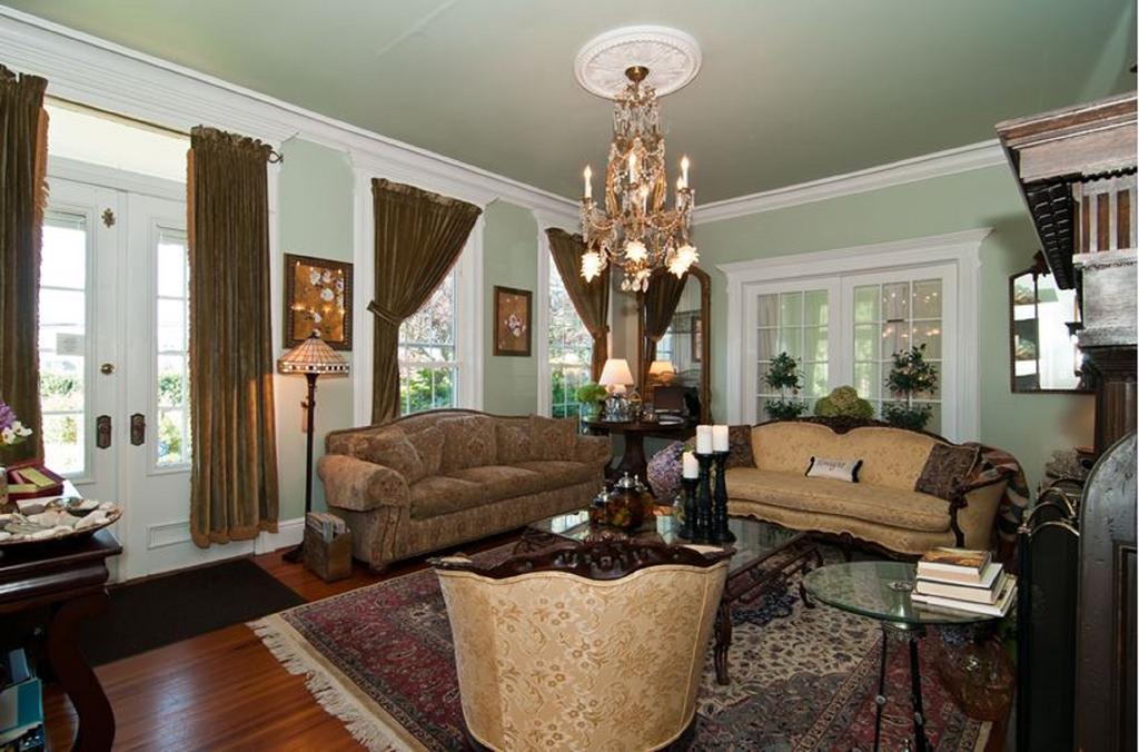 Shorecrest Bed And Breakfast Southold Exterior photo