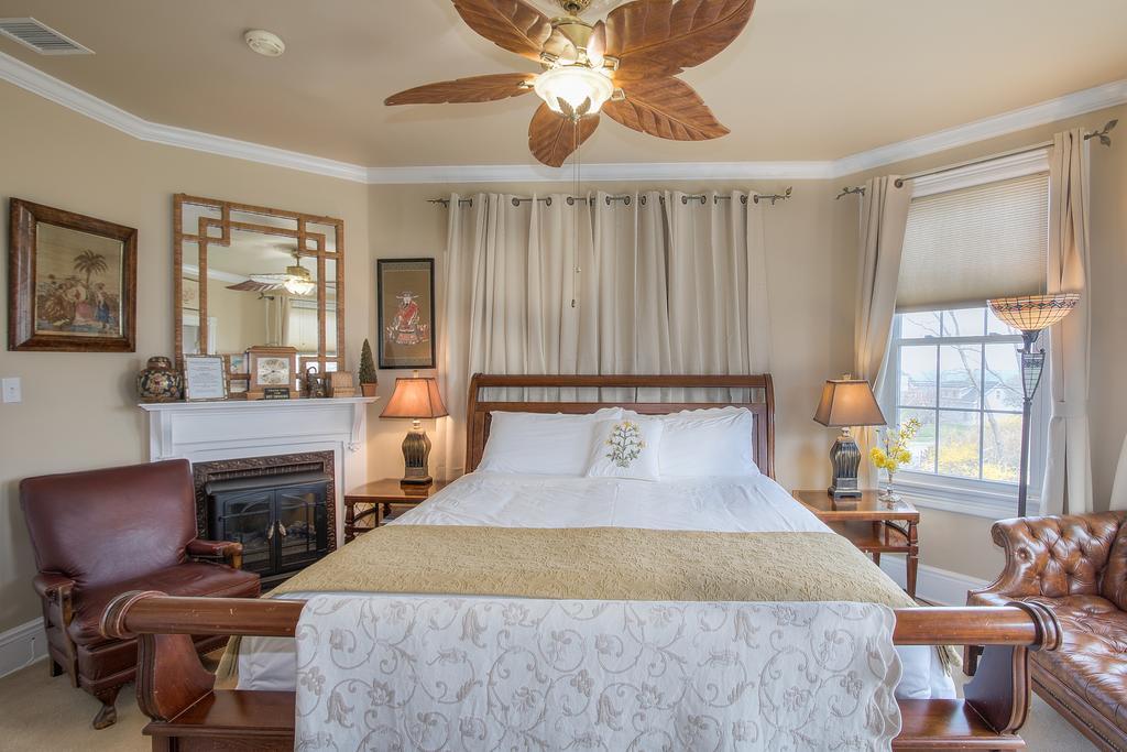 Shorecrest Bed And Breakfast Southold Exterior photo