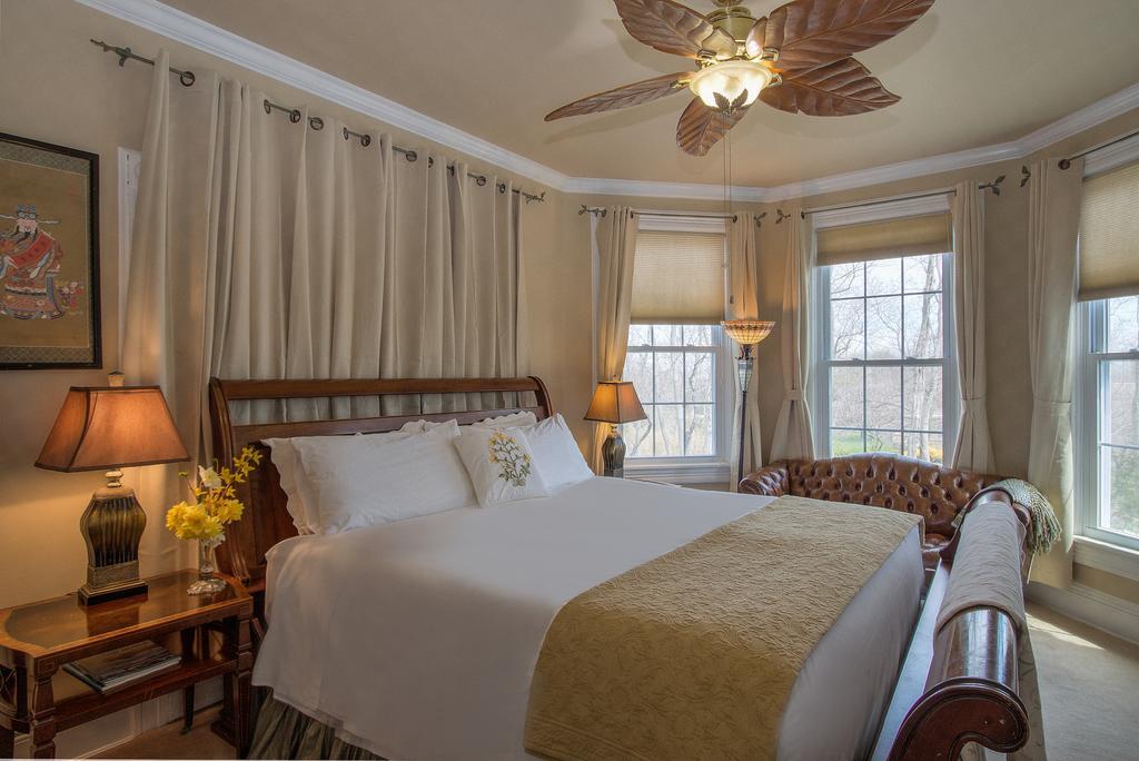Shorecrest Bed And Breakfast Southold Exterior photo