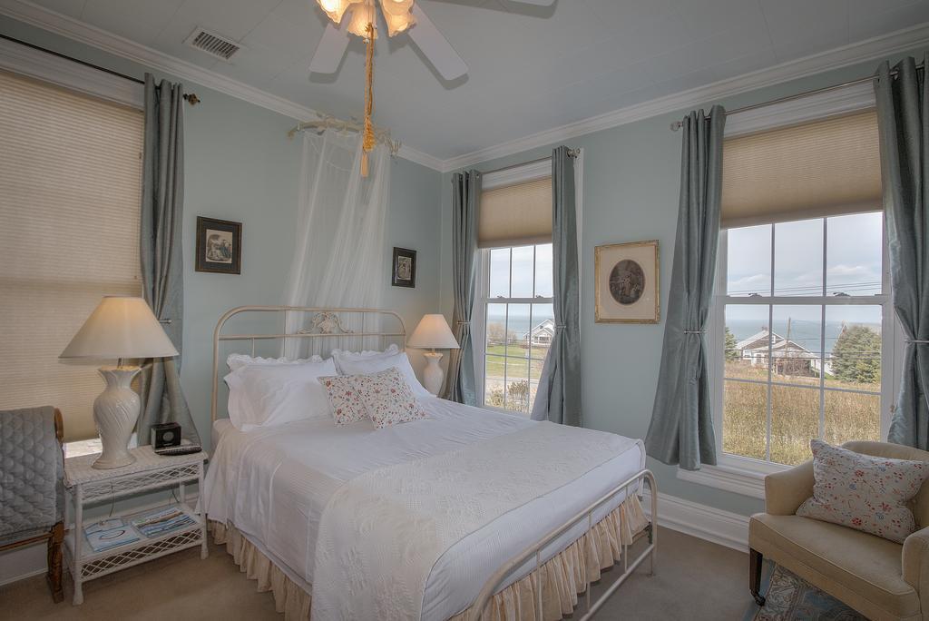 Shorecrest Bed And Breakfast Southold Exterior photo