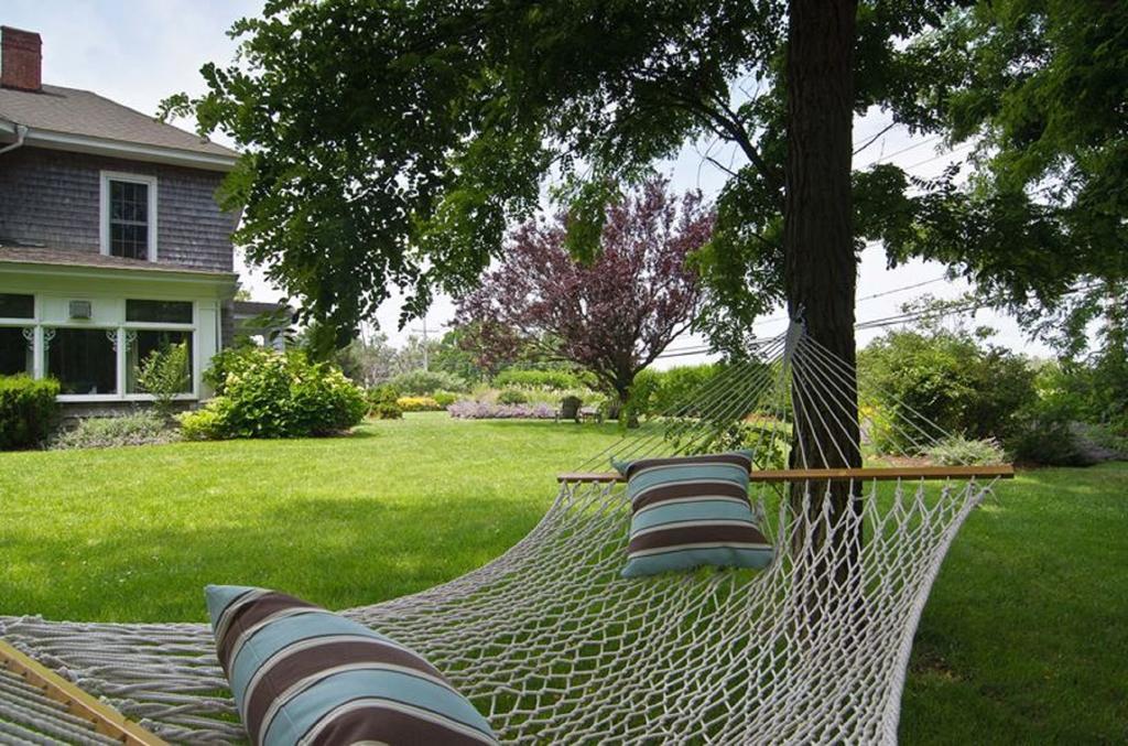 Shorecrest Bed And Breakfast Southold Exterior photo