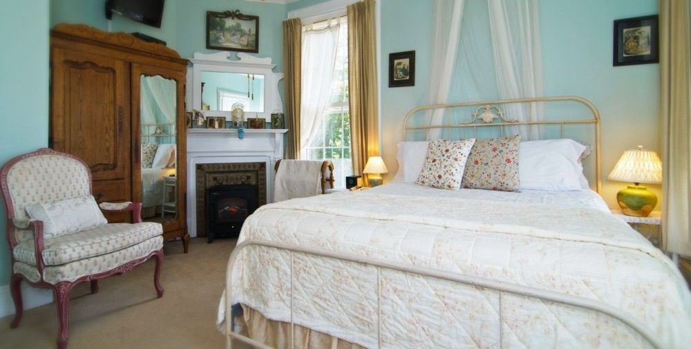 Shorecrest Bed And Breakfast Southold Exterior photo