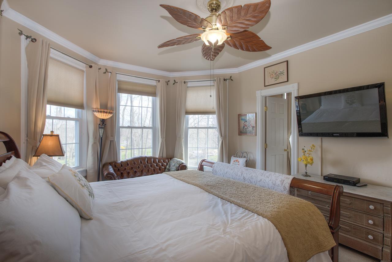 Shorecrest Bed And Breakfast Southold Exterior photo